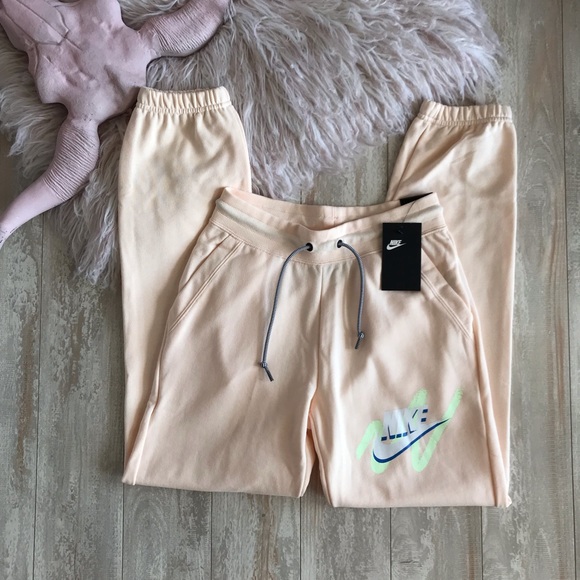 NWT Nike  sportswear sweatpants - Picture 5 of 6